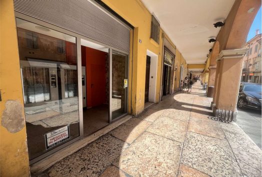 Blu Group Immobiliare - Carpi (MO) - Negozio - Immobile in affitto - Carpi MO